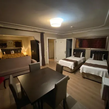 Lena Flats מלון דירות 4*