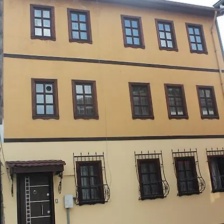 Lena Flats Aparthotel 4*