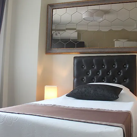 Lejlighedshotel Lena Flats 2*