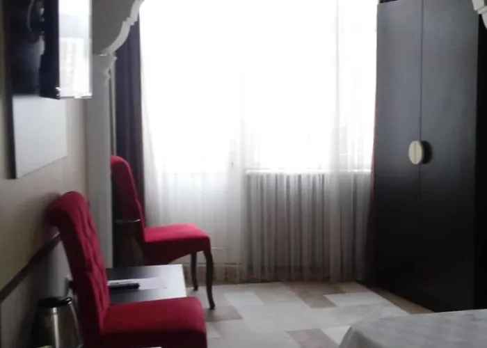 Lena Flats Aparthotel 4*